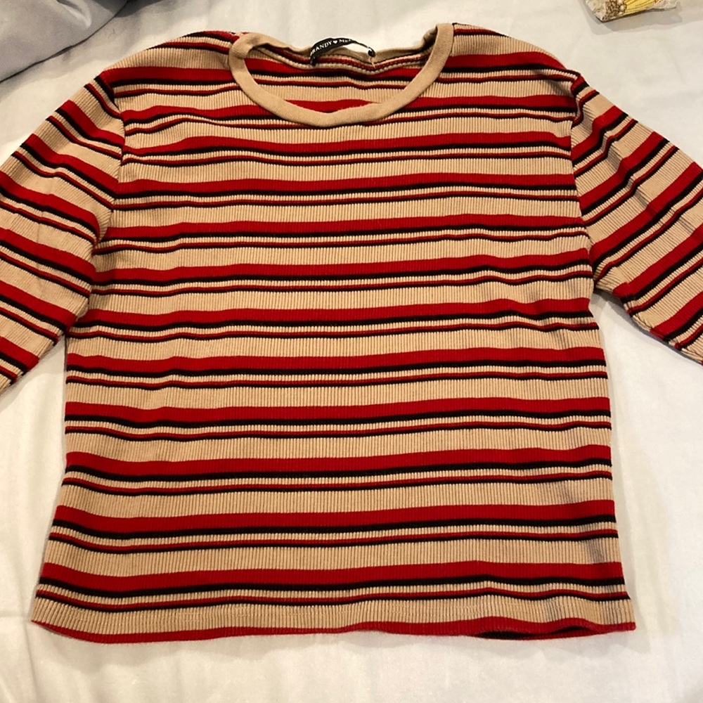 Long sleeve, red, brown, black, crop top